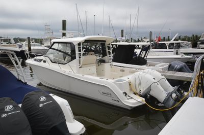 2022 Boston Whaler 325 Conquest