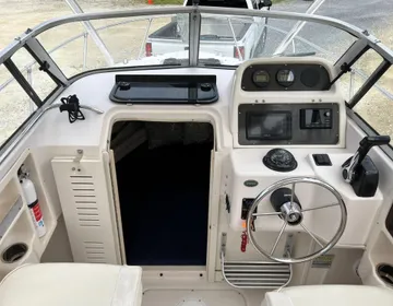 1999 Grady-White 228 Seafarer