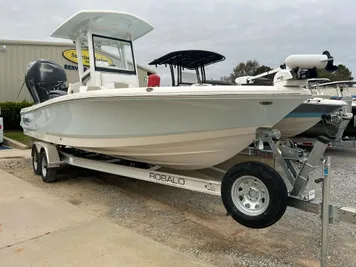 2024 Robalo 246 Cayman