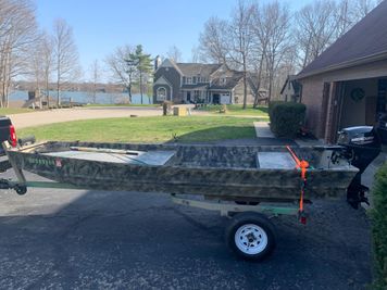 2010 Tracker Topper 1436 Riveted Jon