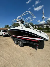 2020 Yamaha Boats 242SE