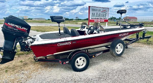 FS. CHAMPION 171DC BASSBOAT