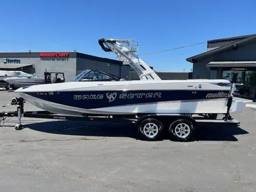 2013 Malibu Wakesetter 23 LSV