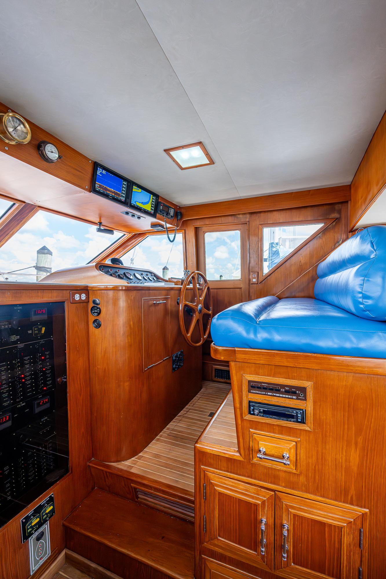 Ocean Alexander 52 No Name - Lower Helm, Helm Seat and Electronics