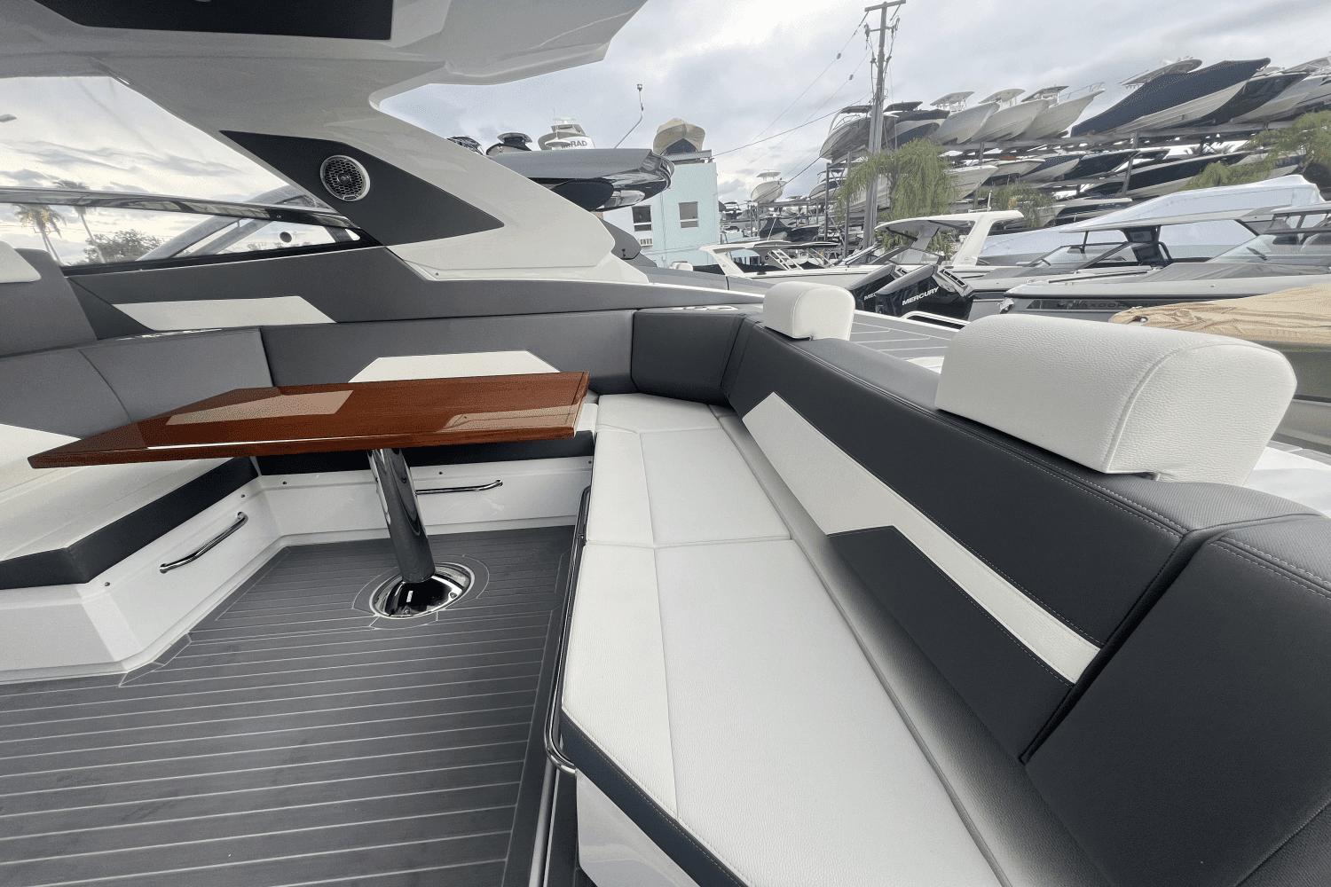 2023 Cruisers Yachts 42 GLS Outboard