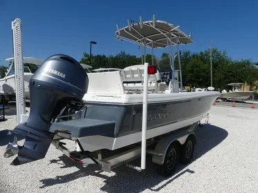 2018 Robalo 226 Cayman