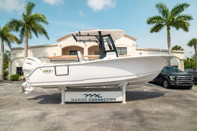 2024 Sea Hunt Ultra 239 SE