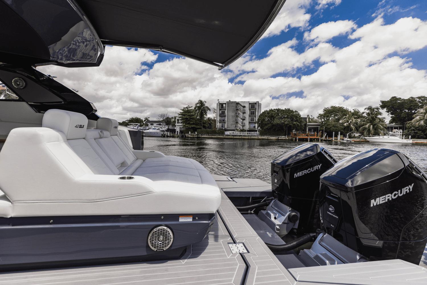 2023 Cruisers Yachts 42 GLS South Beach Outboard