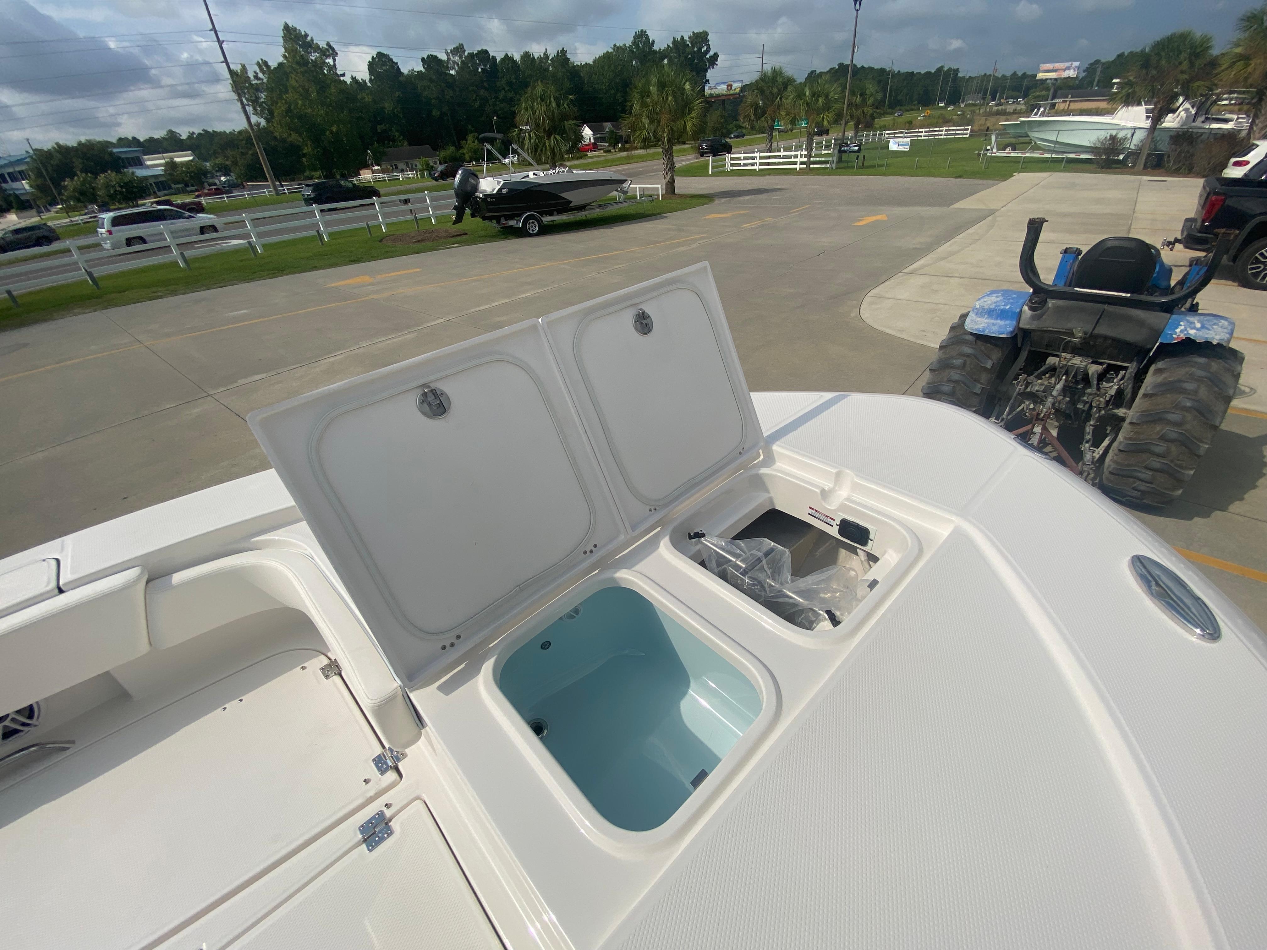 New 2024 Robalo 266 Cayman, 28557 Morehead City Boat Trader