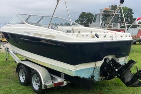 2007 Bayliner 210 Discovery