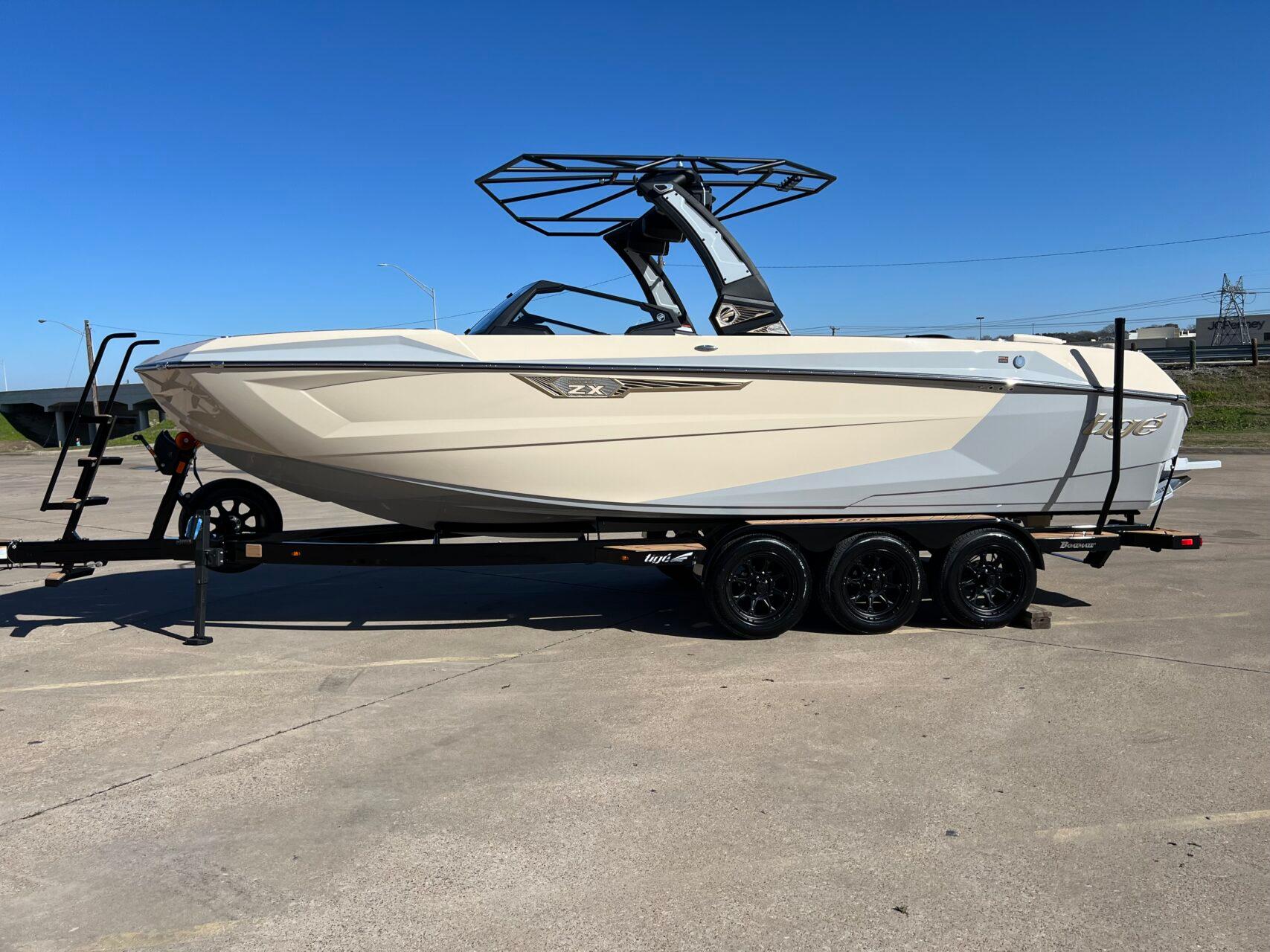 New 2024 Tigé 25ZX Ultre', 76116 Fort Worth Boat Trader