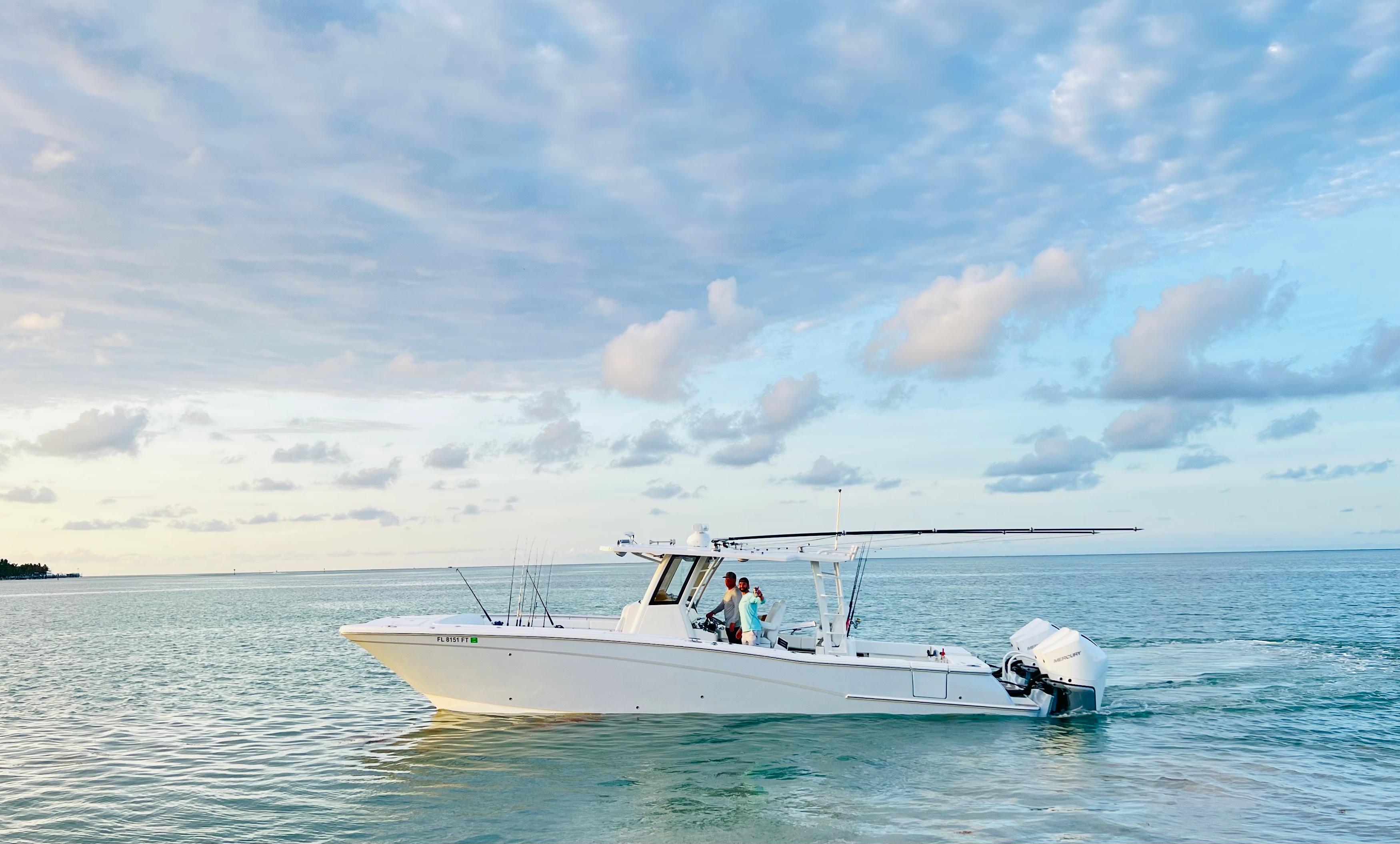 World Cat 400CC-X: 2022 Boat Buyers Guide