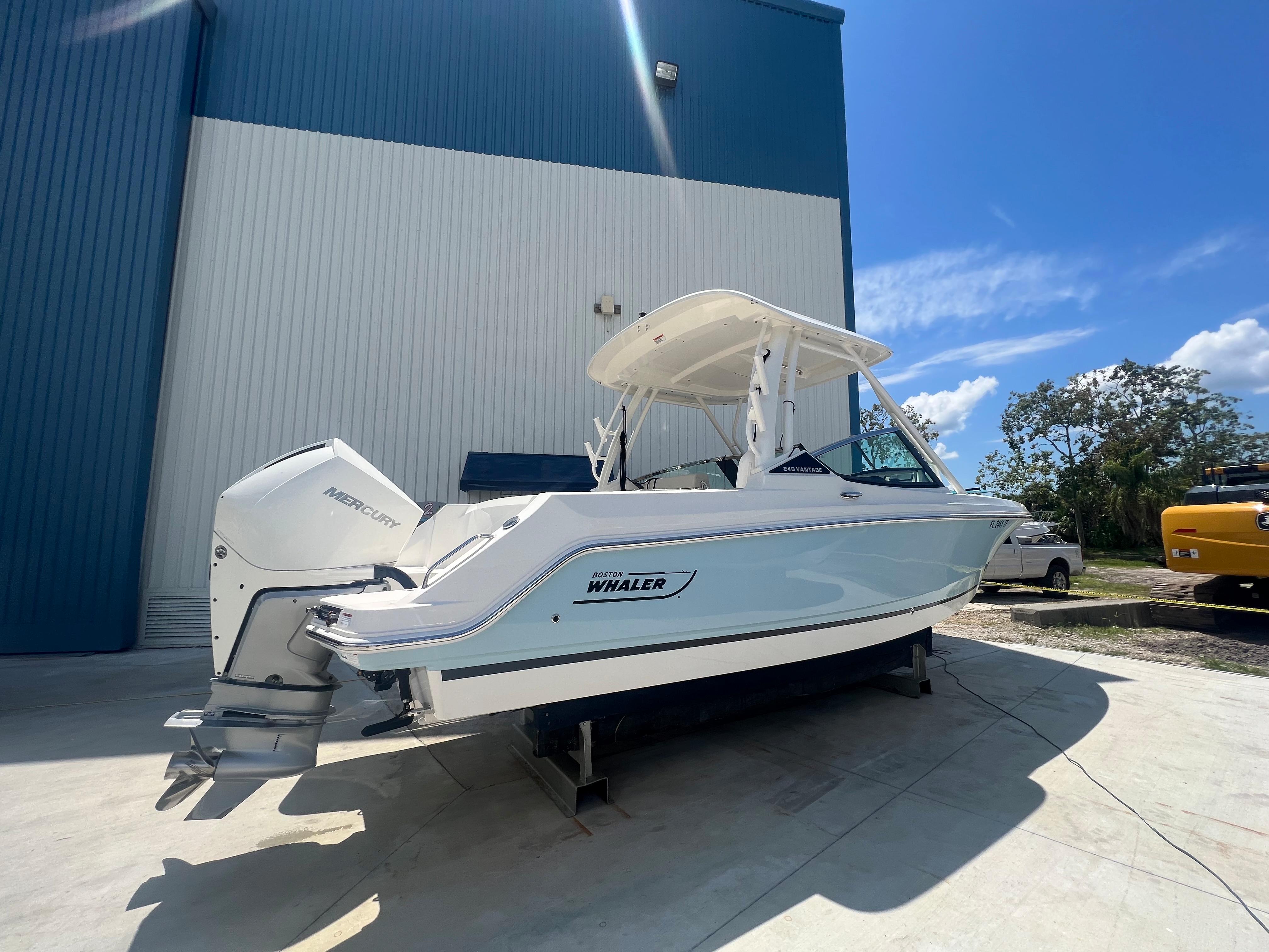 Used 2022 Boston Whaler 240 Vantage, 34994 Stuart - Boat Trader