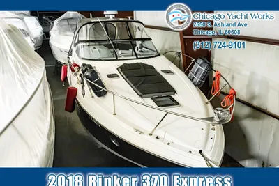 2018 Rinker 370 Express Cruiser
