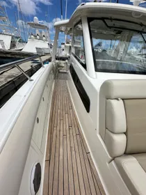 2015 Boston Whaler 420 Outrage