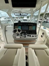 2015 Boston Whaler 420 Outrage