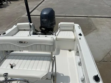 2013 Sea Hunt Triton 202