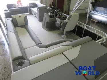 2024 Tahoe Sport 2380 Cruise Pontoon & Honda 4-Stroke EFI