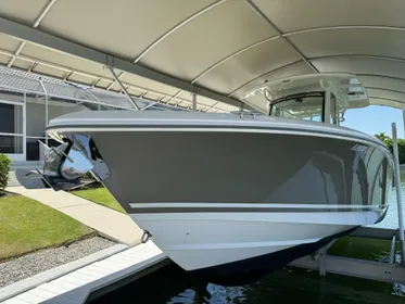 2017 Boston Whaler 330 Outrage