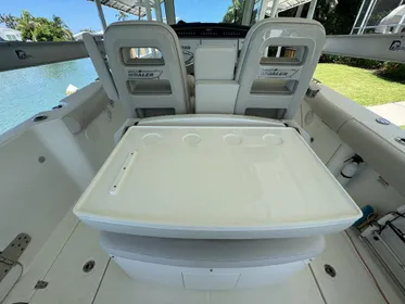 2017 Boston Whaler 330 Outrage