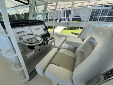 2017 Boston Whaler 330 Outrage