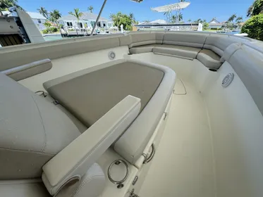 2017 Boston Whaler 330 Outrage