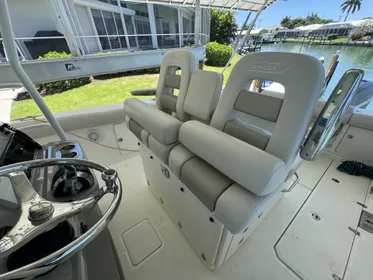 2017 Boston Whaler 330 Outrage