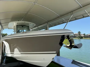 2017 Boston Whaler 330 Outrage