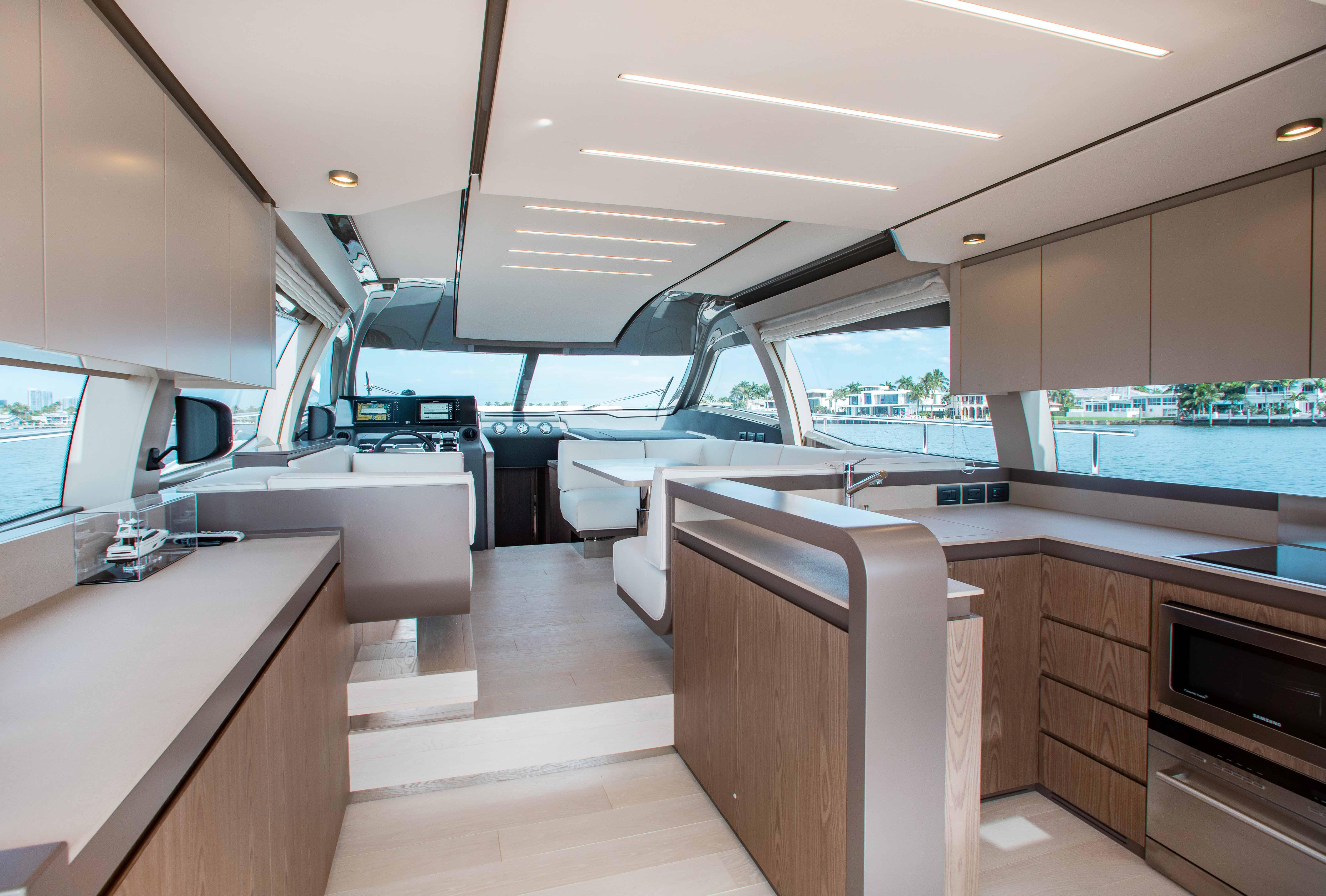 2022 Ferretti Yachts 550