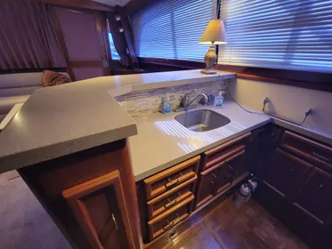 1988 Egg Harbor 43 FLYBRIDGE