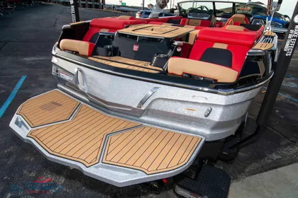 2021 MasterCraft X24