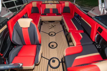 2021 MasterCraft X24