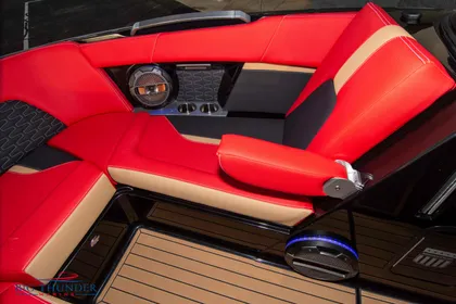 2021 MasterCraft X24