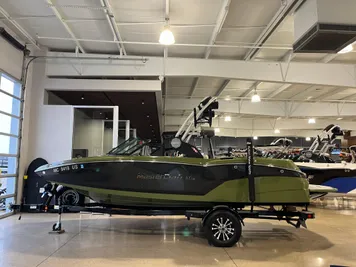 2022 MasterCraft NXT20