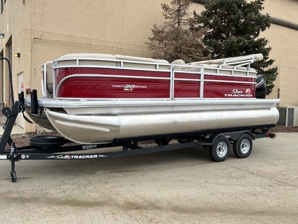 New 2024 Sun Tracker Party Barge 20 DLX, 51501 Council Bluffs - Boat Trader