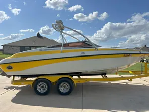 2002 Crownline 225 BR