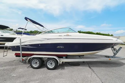 2006 Sea Ray 220 Sundeck