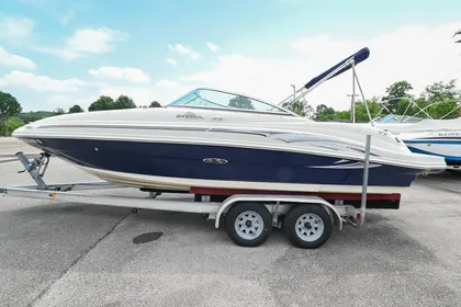 2006 Sea Ray 220 Sundeck