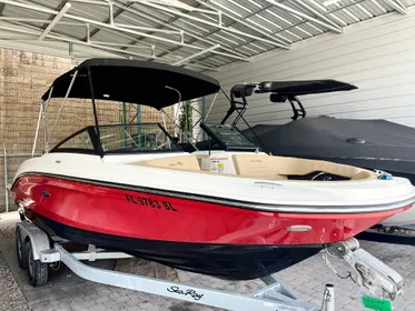 2019 Sea Ray SPX 210