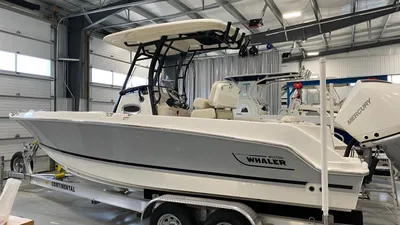 2024 Boston Whaler 230 Outrage