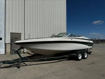 1999 Crownline 225