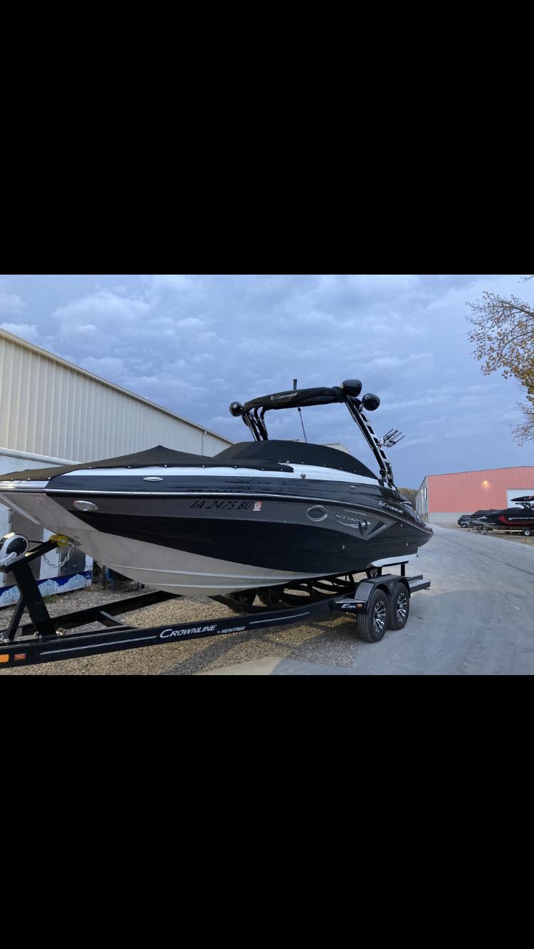 Used 2021 Crownline Eclipse E255 Surf, 51331 Arnolds Park - Boat Trader