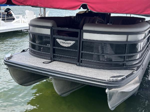 Used 2022 Bennington R Line, 47401 Bloomington - Boat Trader