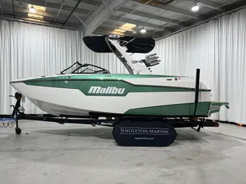 2024 Malibu M-Series M220