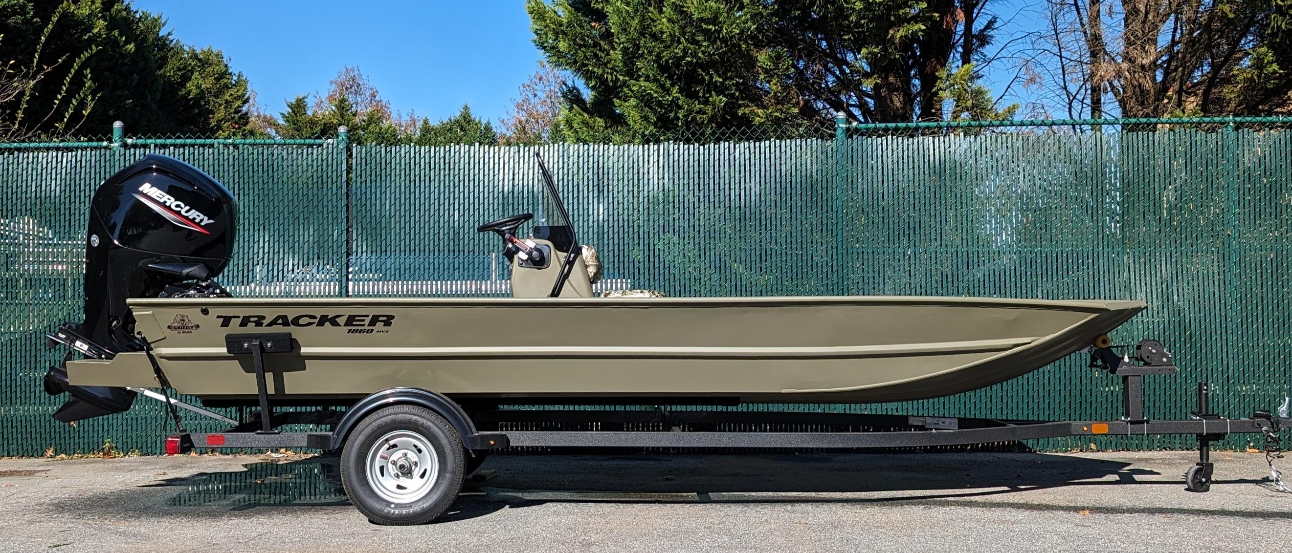 Outboard jon boat - GRIZZLY® 1448 - Tracker - sport-fishing