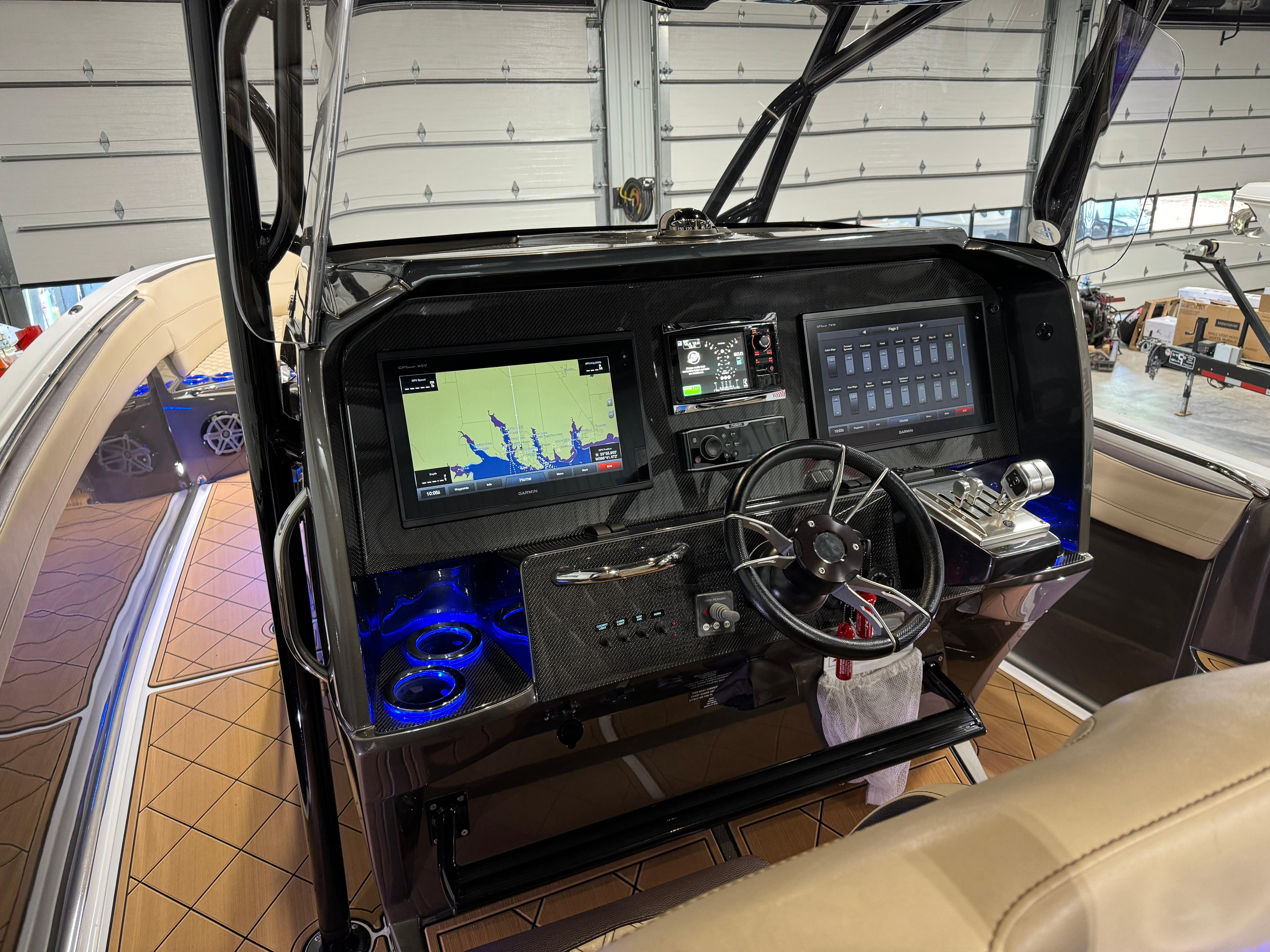 2017 Nor-Tech 390 Sport Center Console