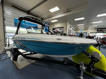 2023 Bayliner VR4