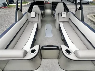 2024 Avalon Catalina 25 Quad Lounge Windshield TT - IN STOCK