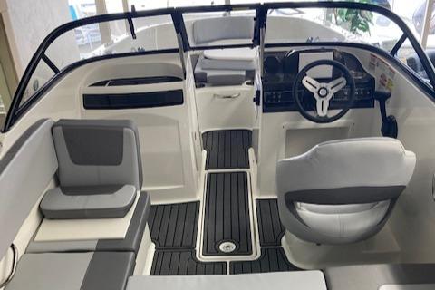 2023 Bayliner VR4 Outboard