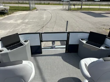 2024 Bentley Pontoons Fish 200 Center Walk-Thru